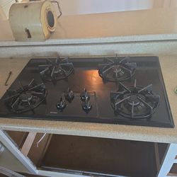 Gas cooktop