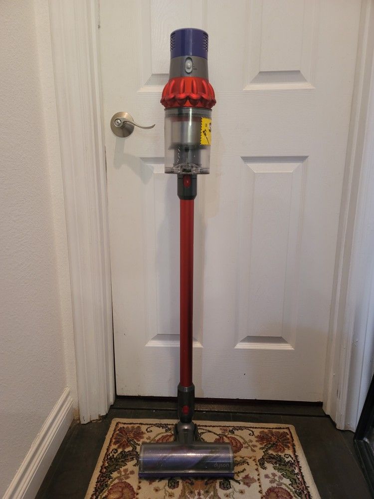 Dyson V10 Motorhead Vacuum Cleaner