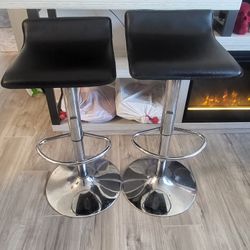 Set Of 2 Barstools With Adjustable Height