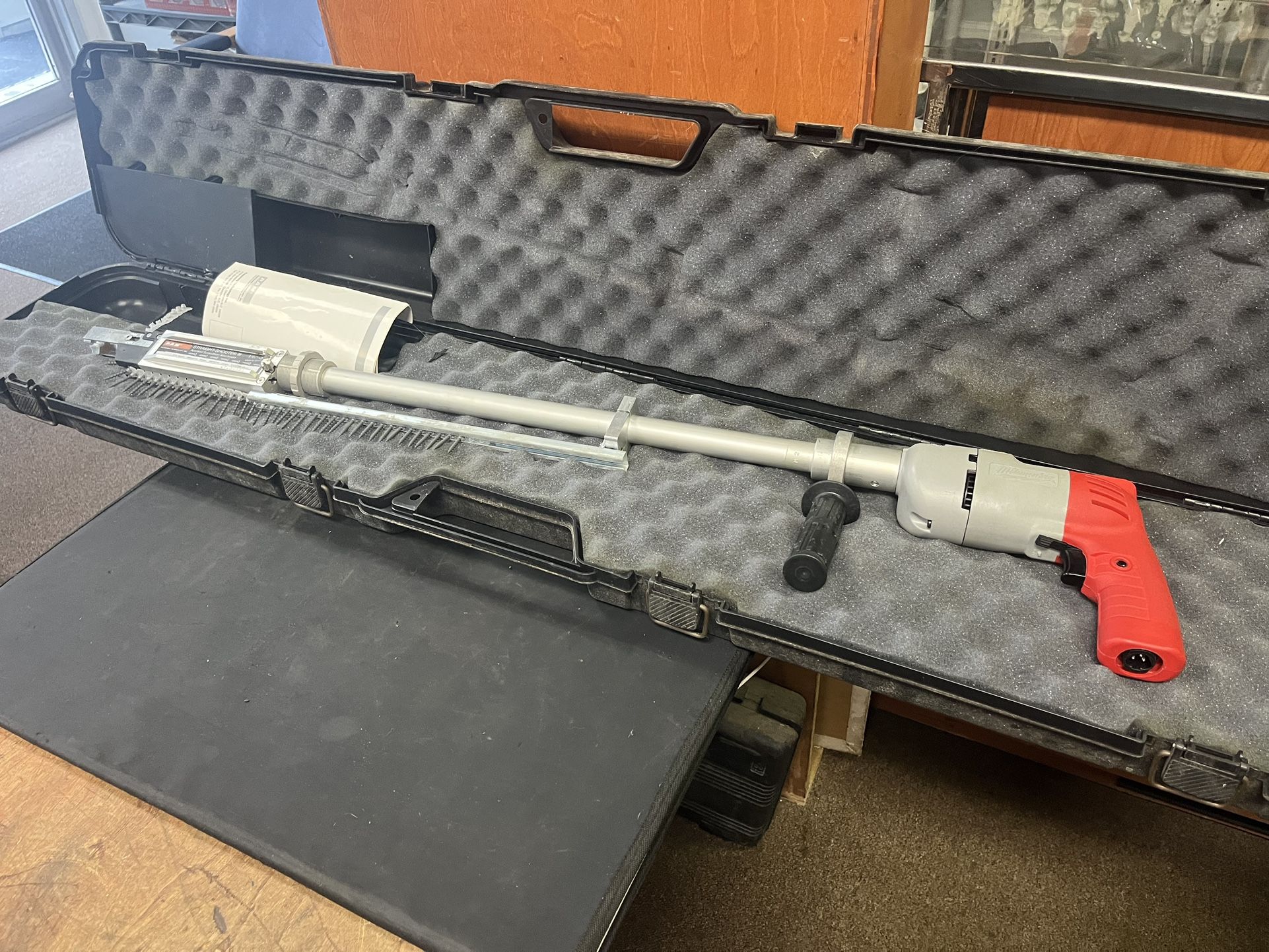 Milwaukee Screw Shooter 0-2500 W/ Pam Straight Shooter Attachment