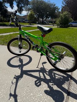 20 inch Kent Bicycle Freestyle BMX Bike - Neon Green
