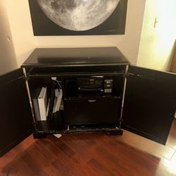 Free!!! Computer Desk With Storage and Hideaway Doors For Small Spaces (compact) 
