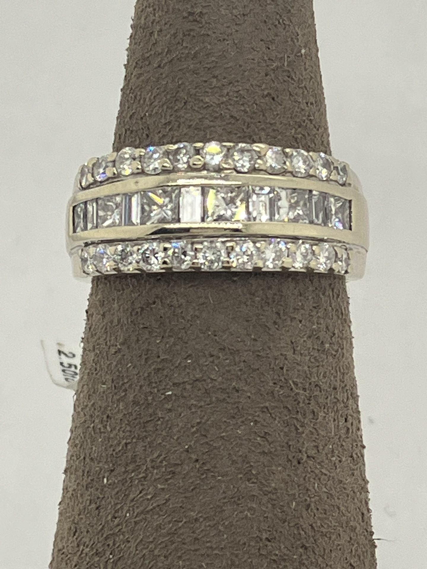 :Luxurious 14K White Gold Multi-Shape Diamond Ring