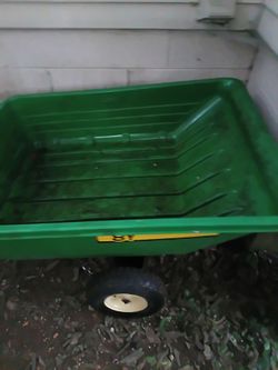 John Deere caddy