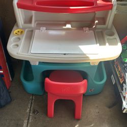 Step 2 Children’s Desk With Chair