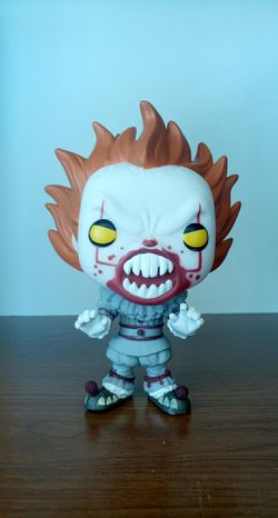 Limited Edition Pennywise with teeth Vinyl Figure