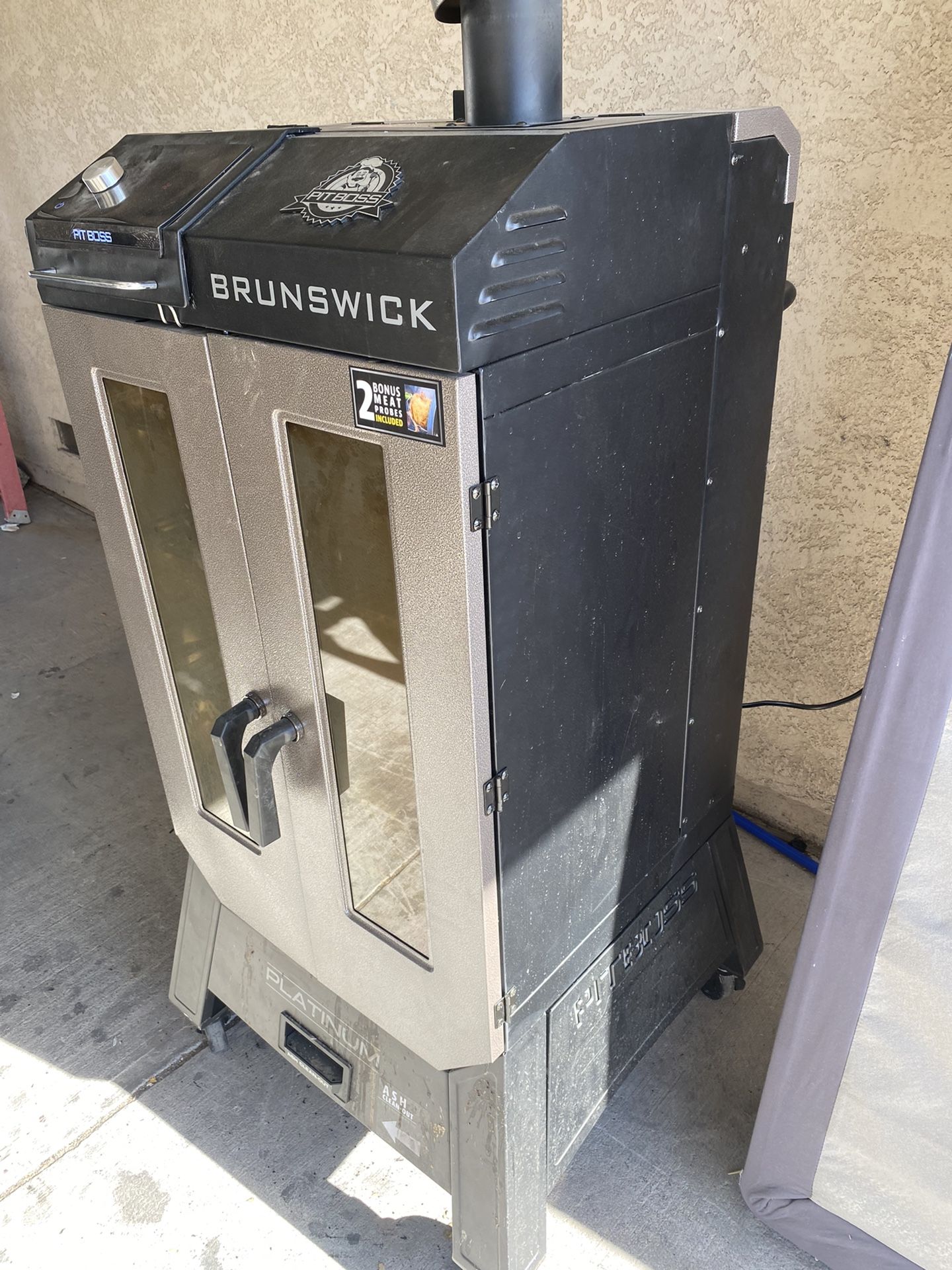 Pit Boss Platinum Brunswick Smoker for Sale in Las Vegas, NV OfferUp