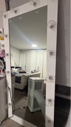 Hollywood Mirror