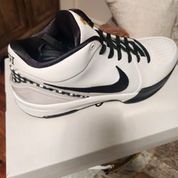 Nike Kobe 4 Protro Mamacita Gigi