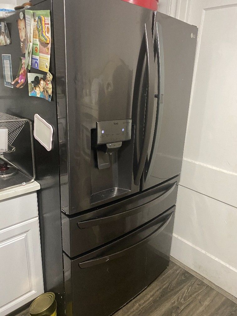 Vendo Refrigerador Hase Hielo Todo Le Trabaja En Venta $ 800