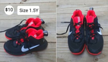 Boys youth size shoes 