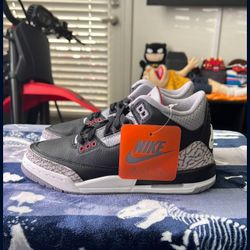 Air Jordan 3 Retro “Black Cement” Size 4