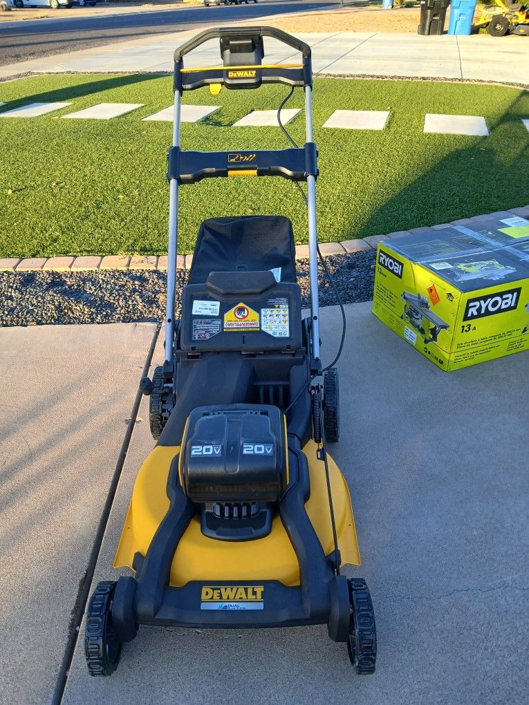 Lawnmower DeWalt Tool Only