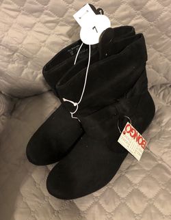 New With Tags Bongo Women’s Boots