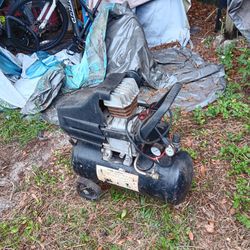 Air compressor in good condition.