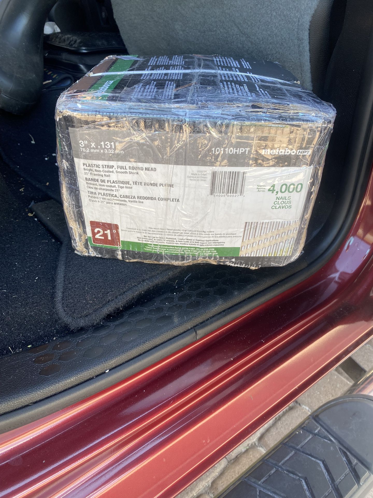 Brand New Box Of Framing Nails 3 inch X .131 4000 Nail Count, this Is A Brand New Box Just Failed And Bust Open