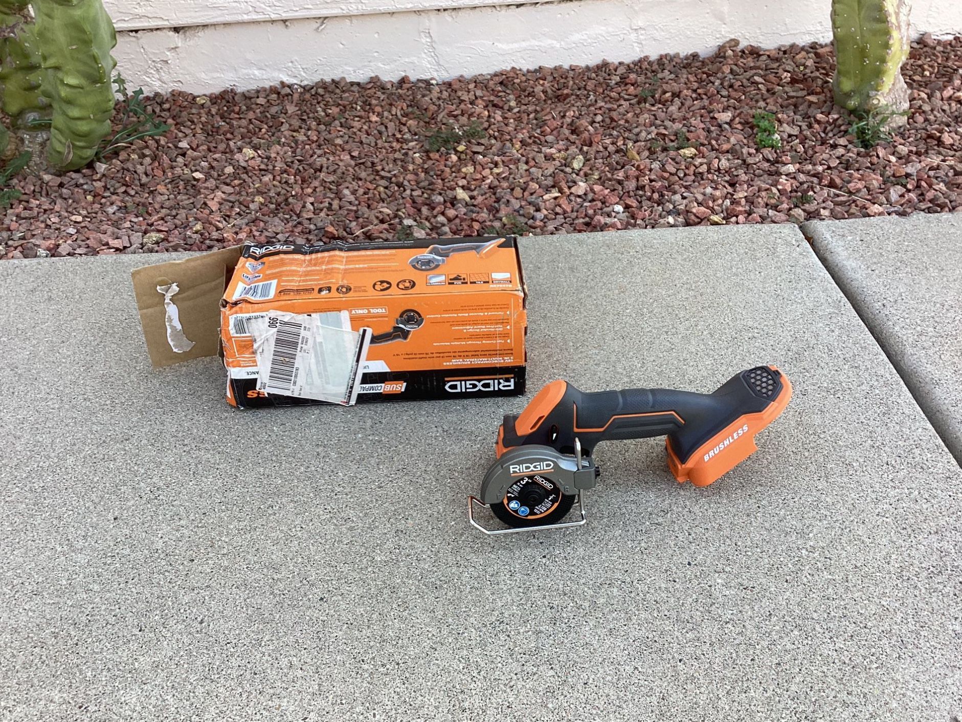 RIDGID 18V SubCompact Brushless Cordless in. Multi-Material Saw (Tool  Only) for Sale in Phoenix, AZ OfferUp
