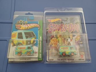 Set of 2 Hot Wheels Mystery Machine