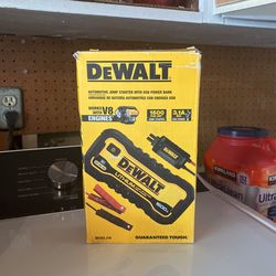 Dewalt Automotive Jump Starter With USB Power Bank