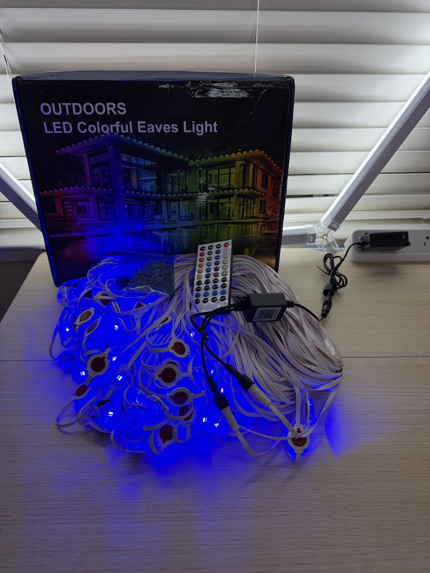 Brand New Permanent Outdoor Lights 500FT Smart Outside RGB LED Christmas Light, App Control Remote IP67 Waterproof Eternity Eaves Lighting SKU260-S1