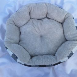 New Vibrant Life Cat Bed Fluffy And Soft