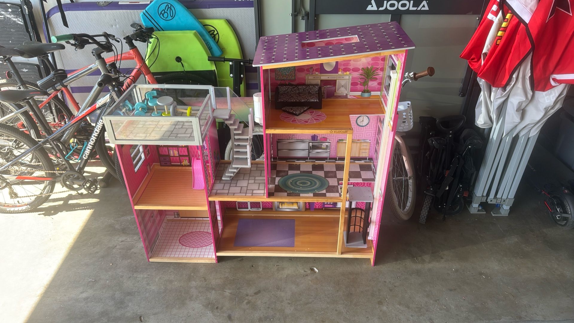 Large Doll House