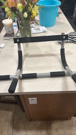 Pull up bar