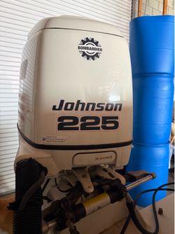 225 Johnson/Suzuki outboard 4 stroke
