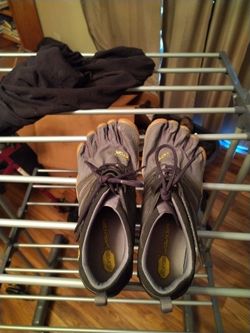Vibram five fingers Golds Gym size mens 11-11.5