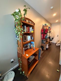 2 piece wood hutch/bookshelf
