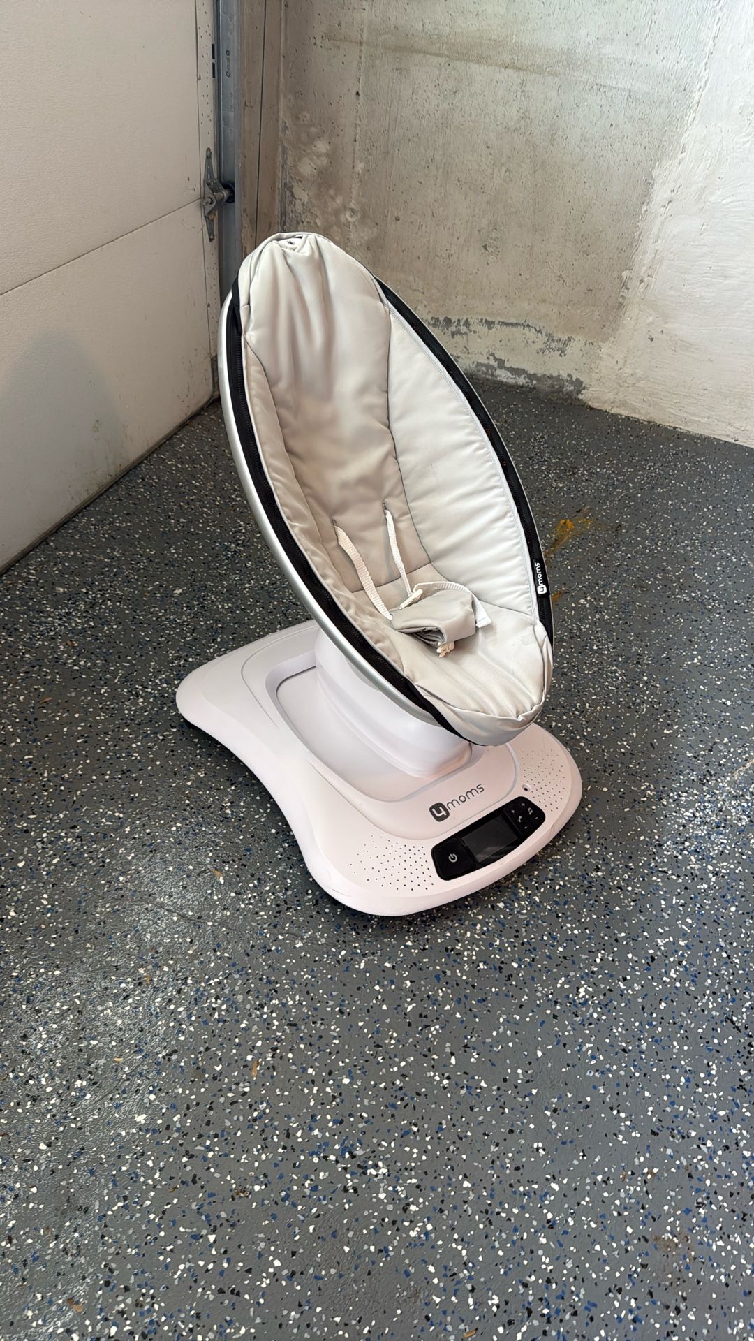 4 Moms Mamaroo