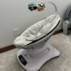 4Moms Mamaroo Swing