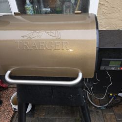 Traeger 575 Pro Wireless Smoker