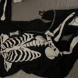 Skeleton costume 