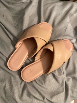 Peach tone, sandals 10