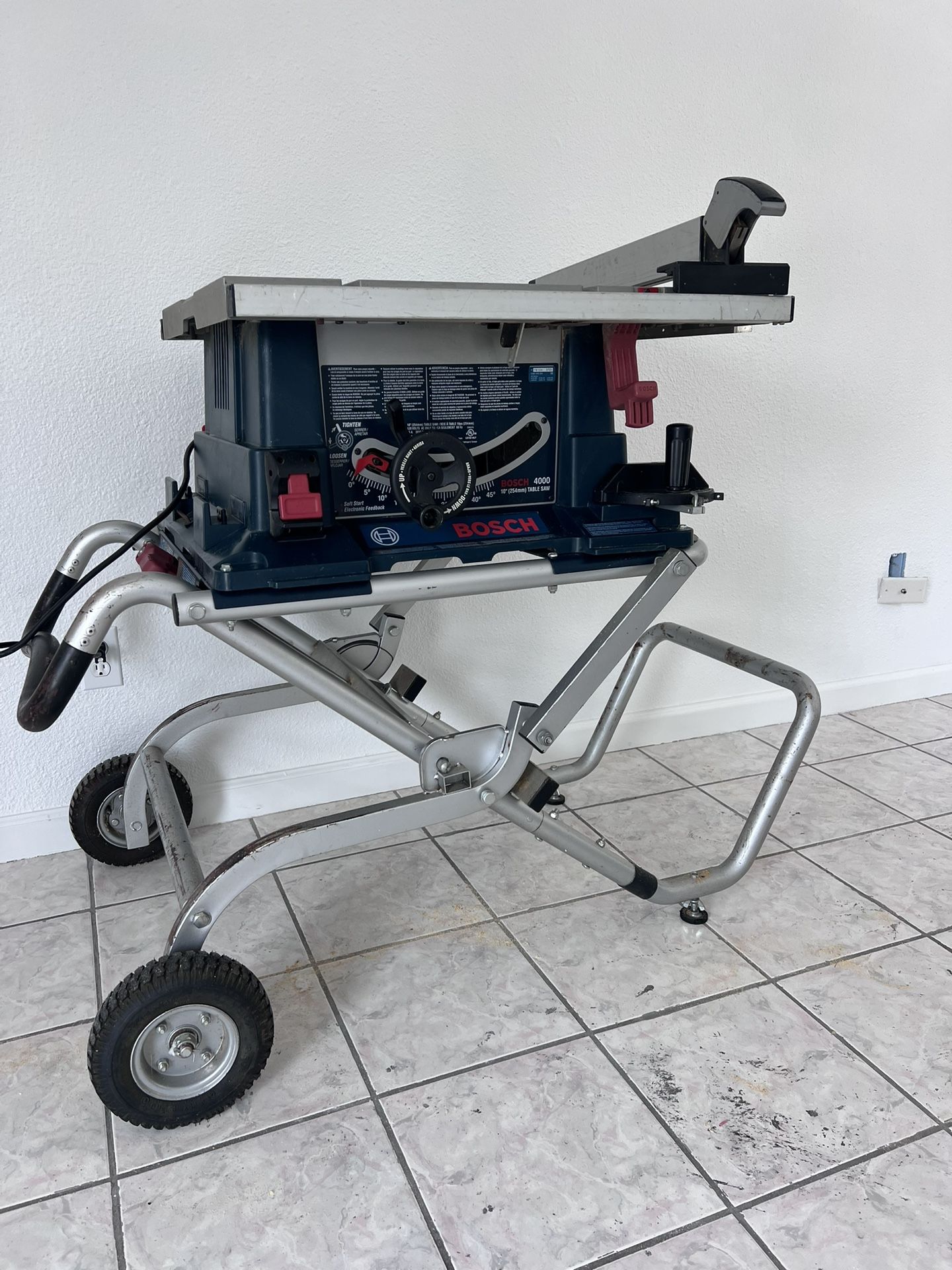 Bosch Table Saw with Stand on Wheels !
