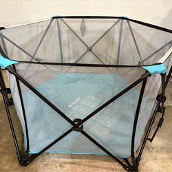 Regalo 6-Panel My Play Portable Play Yard
