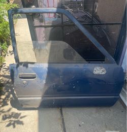 1984 to 1988 Toyota pick up truck passenger side door and good conditions no dents asking $100