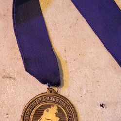 Medal Brian Piccolo Cancer Research Fund June 17, 1990