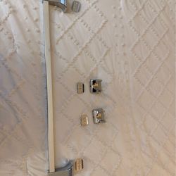 Bathroom towel holders set