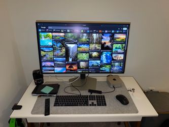 Monitor Odyssey G8 OLED 32” + Mac Mini + keyboard mouse