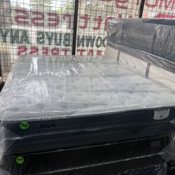 QUEEN SIZE SIMMONS BEAUTYREST HARMONY LUX (FIRM) MATTRESS & BOX SPRING BED SET