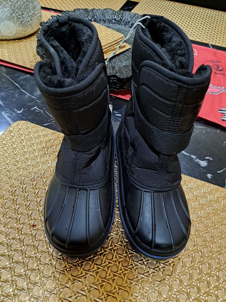 New Boys Snow Boots Size 11