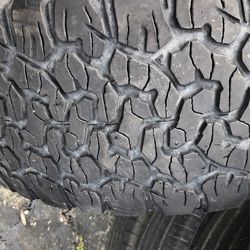 1 275/60/20LT