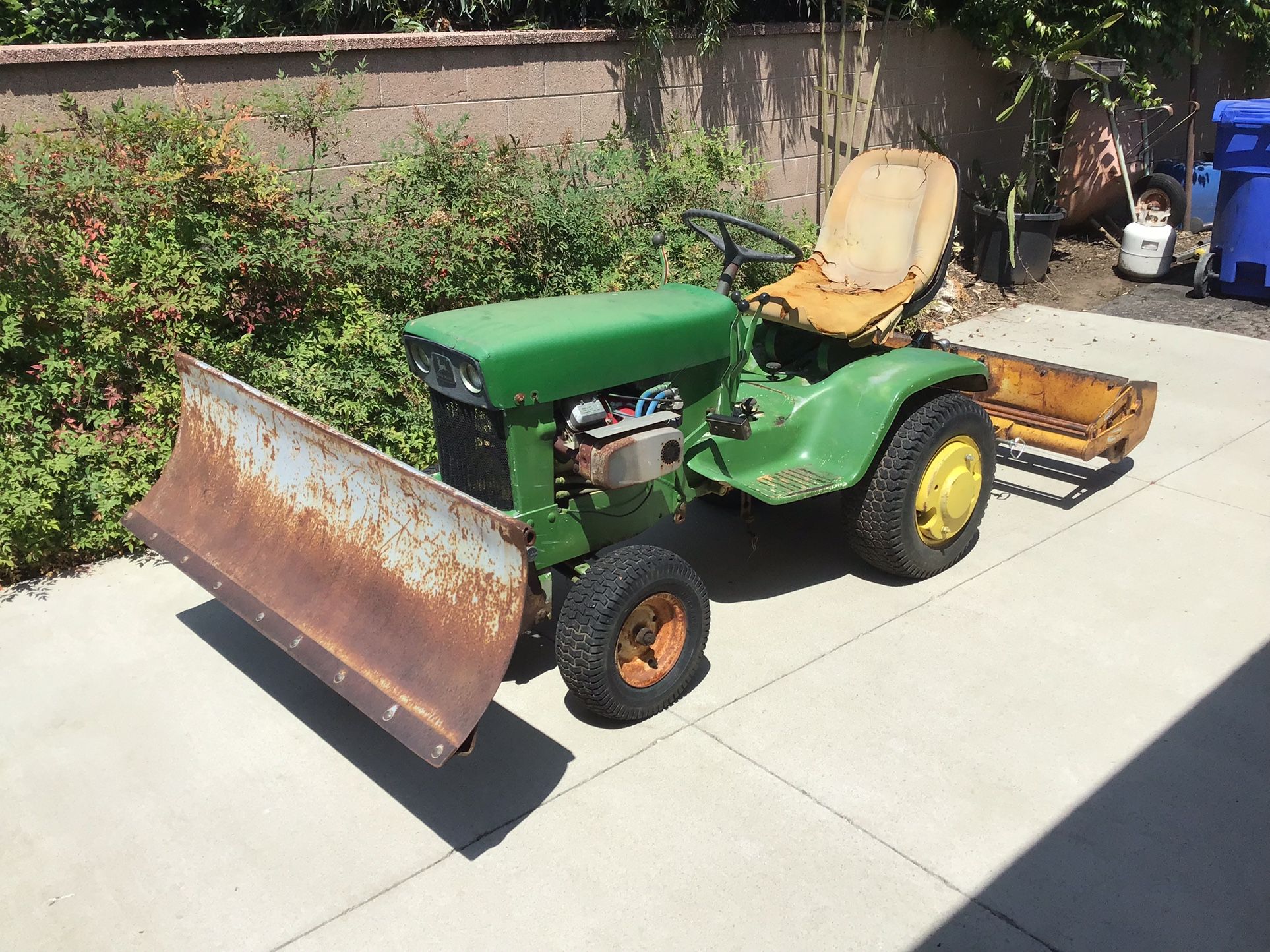 John Deere 140 H3 Garden Tractor