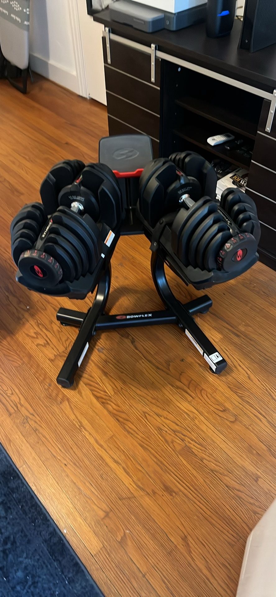 Bowflex Dumbbells And Media Stand