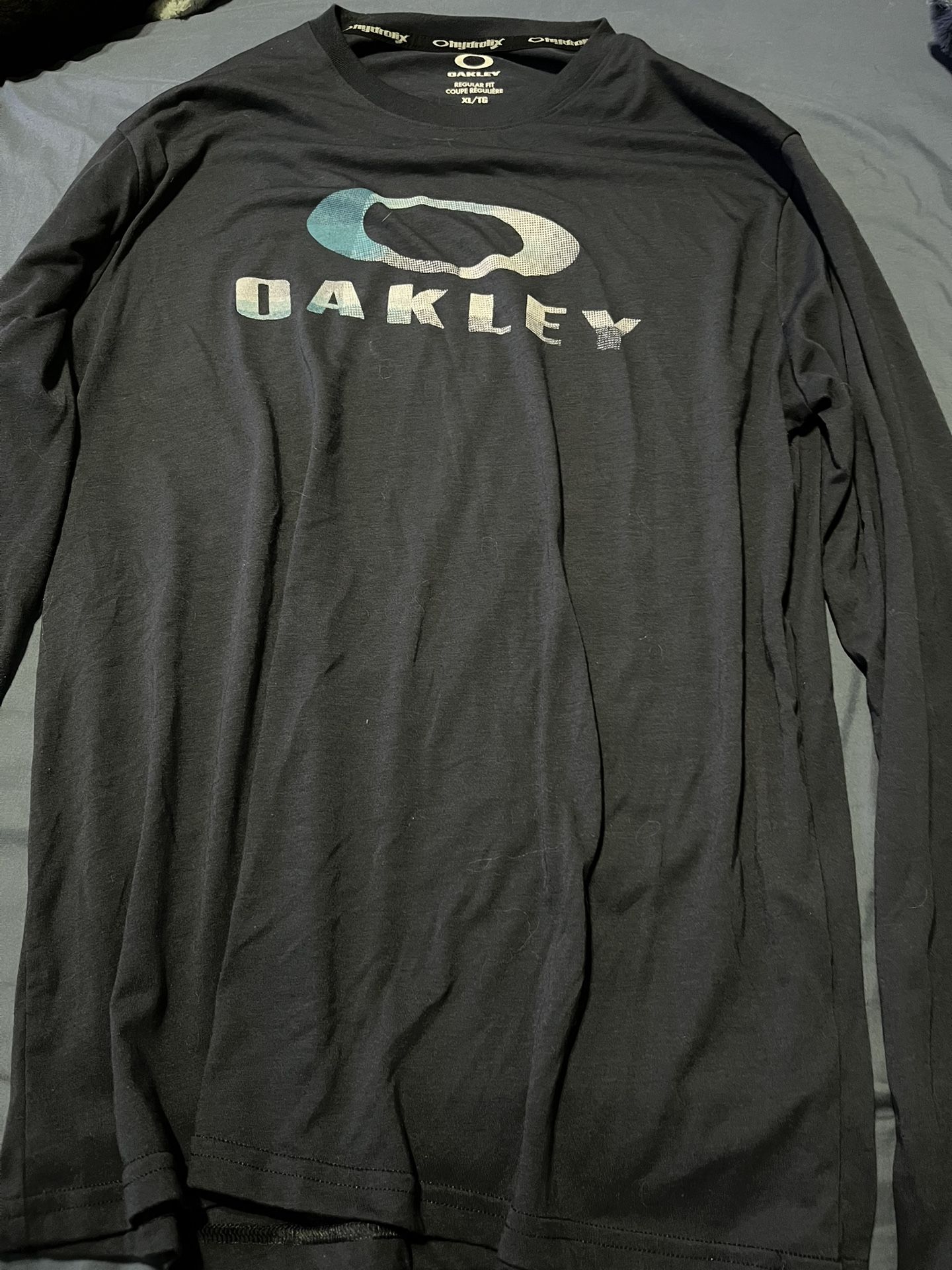 Nike And Oakley Long Sleeve XL Shirts
