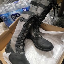 Ugg Cristal  Black Waterproof  Leather  Wool Snow Boots  7.5  Nice Condition    