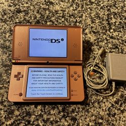 Nintendo DSI XL With Charger