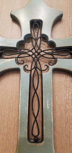 Farmhouse cross wall decor